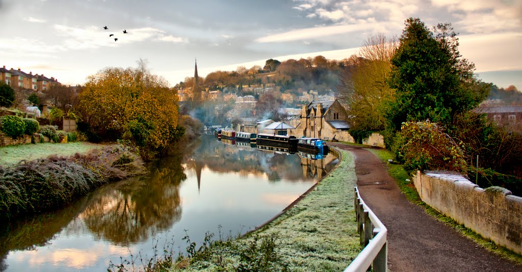 Kennet & Avon Canal by les watson