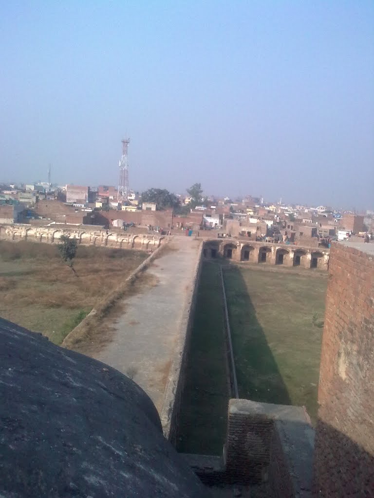 Jhangeer Tomb 18-12-2011 by Muhammad Awais