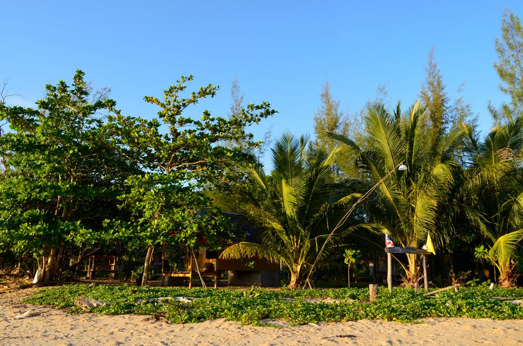 Tang Tong Bungalows@Koh Phayam by kohkhokhao