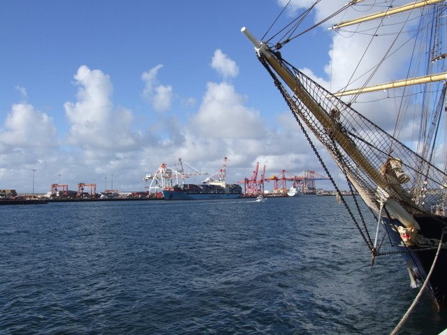 0050 Fremantle, Inner Harbour by Daniel Meyer