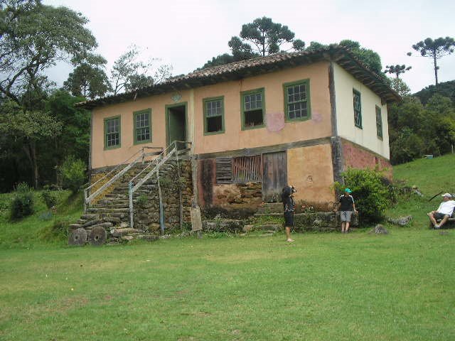 Vale do Matutu - Casa Cultural by Rodrigo Gomes de Ass…