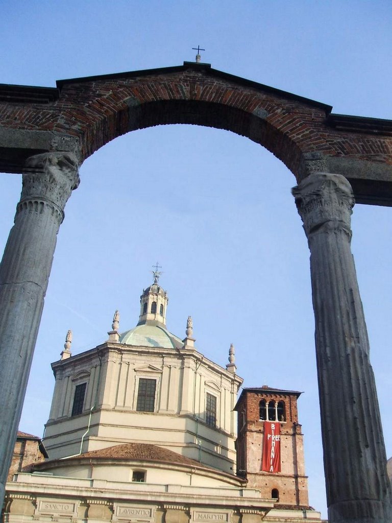 San Lorenzo's Church near Columns-Mini Gap meeting with Giulio Colla and Luisa Iengo -Nov. 30th 2007 by Daniela Brocca