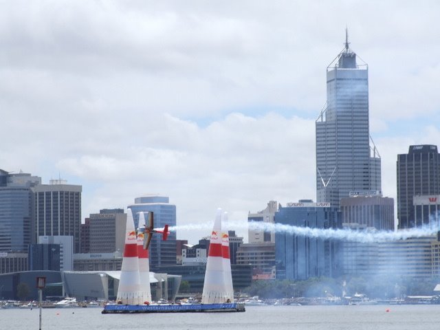 0069 Perth, Red Bull Air Race 2006 by Daniel Meyer