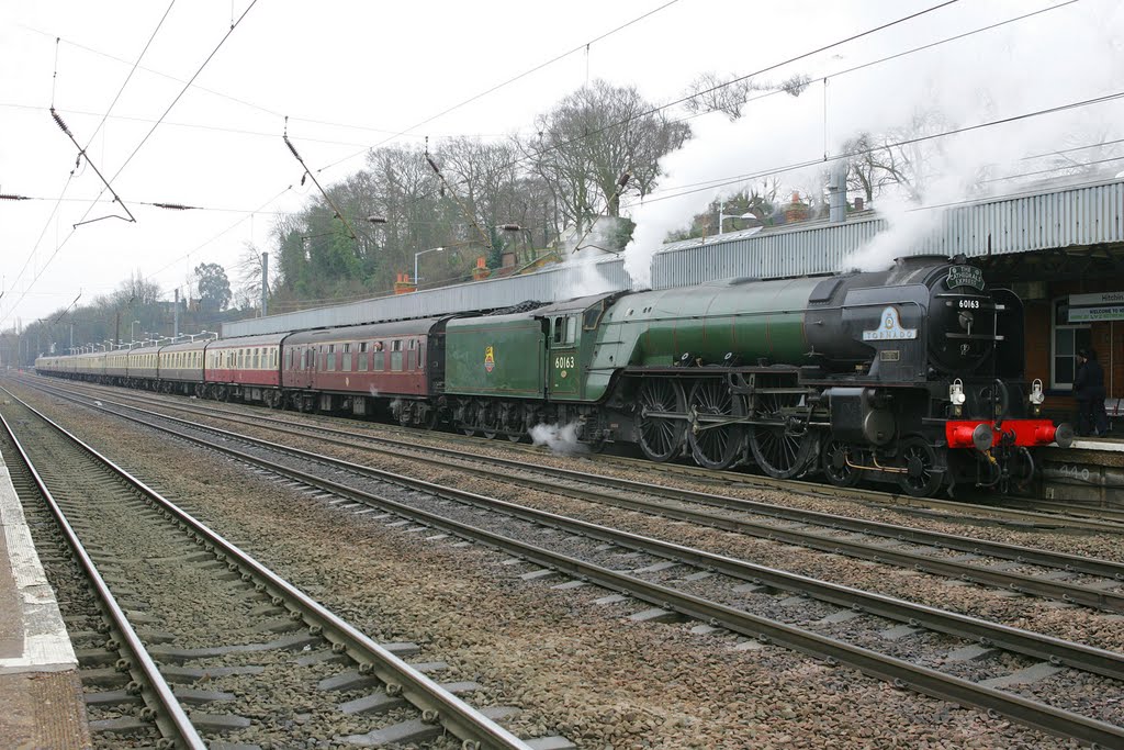 60163 heads Steam Dreams charter 1Z31, 07:55 Basingstoke to Norwich, awaiting path at Hitchin. Monday 19/12/2011. by MickB.