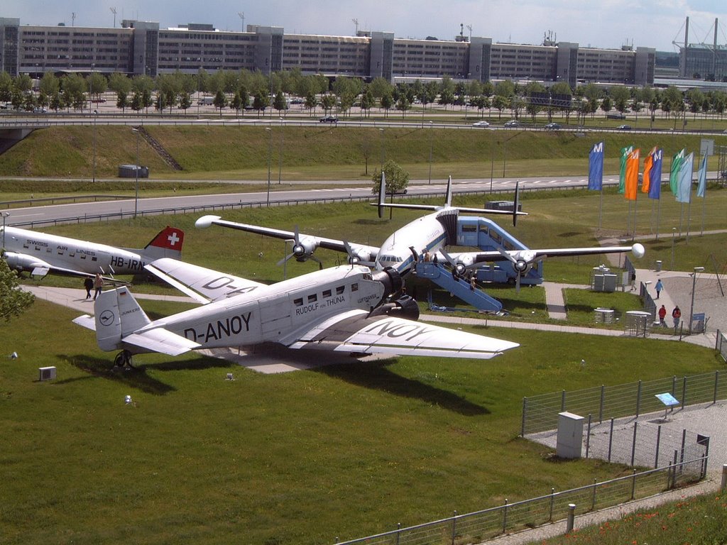 Flughafen München Besucher Park by Kamil Dziuba