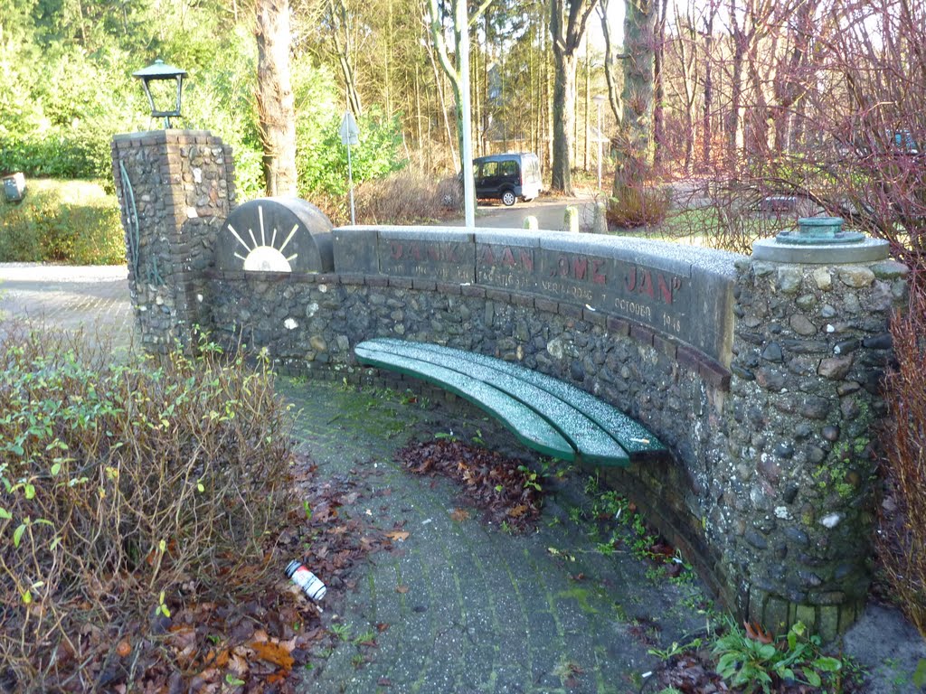 'De Bank van Ome Jan' , (1948) , Remembrance bench by Mart61