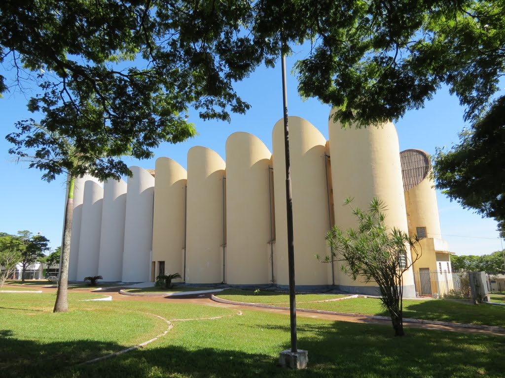 Paróquia Nossa Senhora Aparecida em Loanda, PR. by Ricardo Mercadante