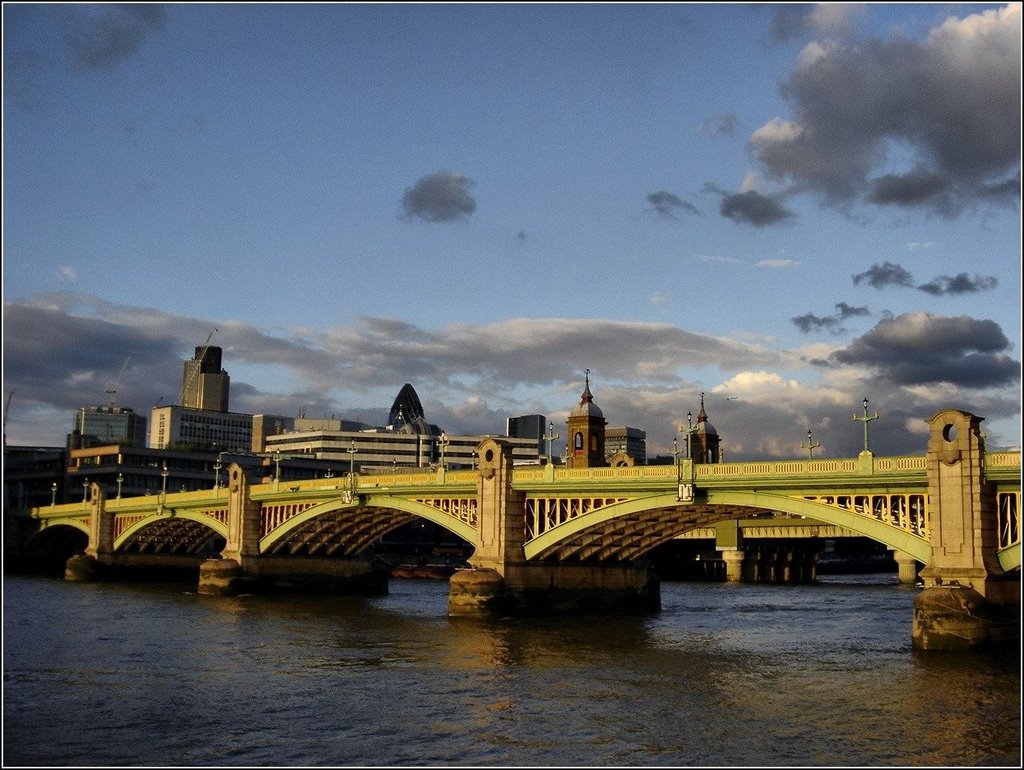 LONDON Southwark Bridge and the "gherkin" from Bankside Jetty with a nice evening sky by Michel Chanaud (Sarlat)