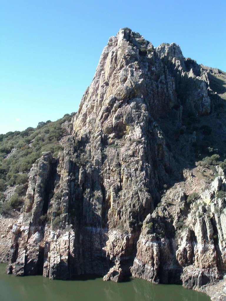 Salto del gitano by jose macias garcia