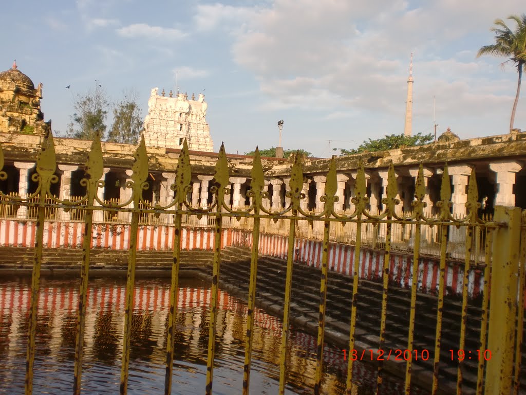 In side d temple (Ramareddy Vogireddy) by RamaReddy Vogireddy