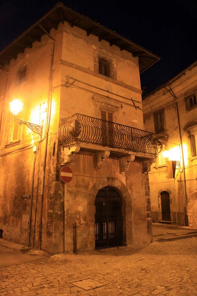 Leonessa (Italie, Provincia di Rieti) - Piazza VII aprile - (c) Photo Pascal BERNARD (07-2011) by IMAGES PAYS DE FRANC…