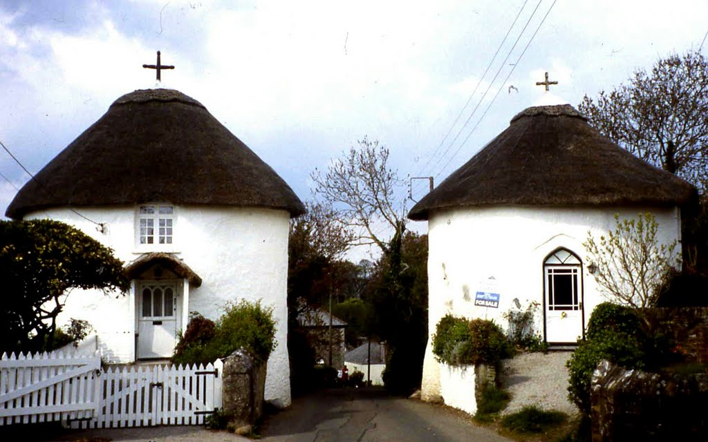 ROUND HOUSES, Veryan, Cornwall. (See comments box for story). by Roy Pledger