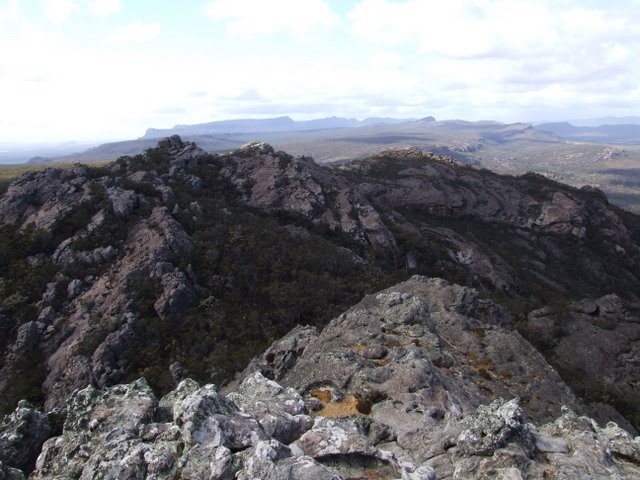 0266 Grampians Mountain, prospect from summit of Mount Stapylton by Daniel Meyer