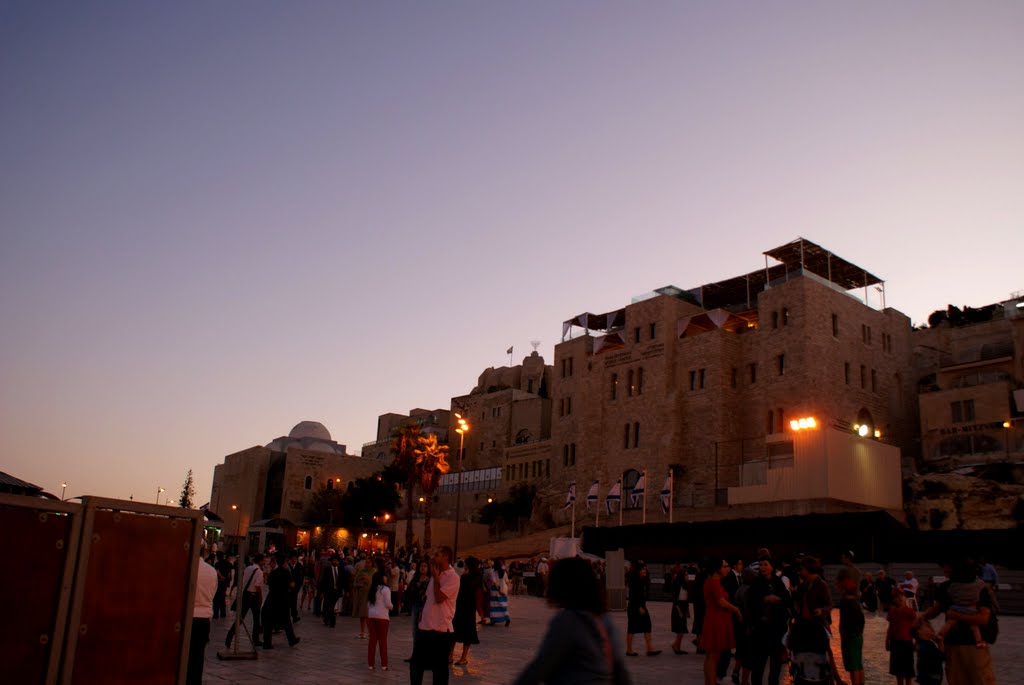 JERUSALEM - La place des lamentations by Jean-Philippe Hebrar…