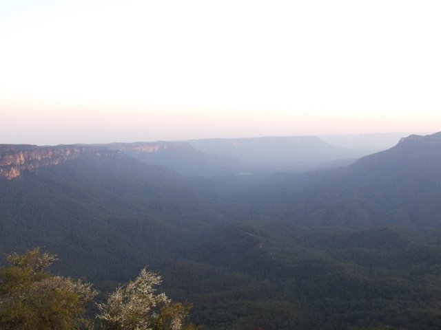 0551 Blue Mountains, Sunset as seen from Sublime Point Lookout by Daniel Meyer