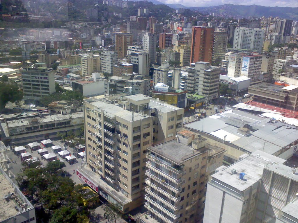 Chacaito Vista hacia la Plaza Brion by Eladio Bas