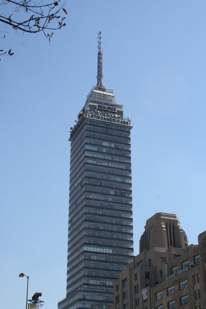 Torre Latinoamericana desde La Alameda JLH by Perro Boricua