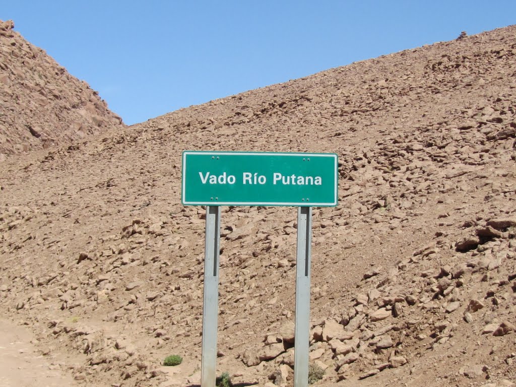 Machupa (Atacama, Chile), Vado Rio Putana by Daniel Wilk