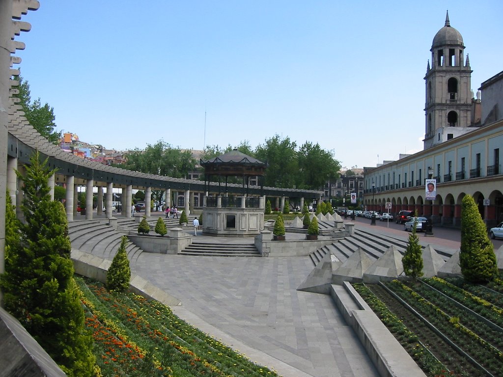 Toluca Jardines by Juan Manuel Alonso