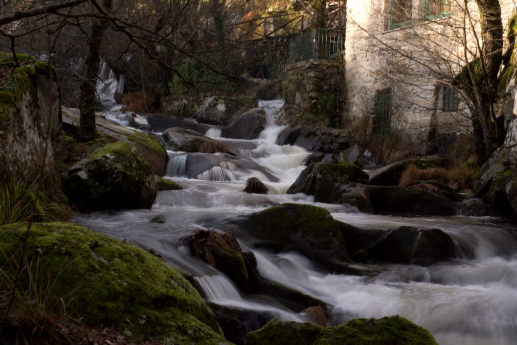 Cascada en el Rio Mera by Manuel Gl