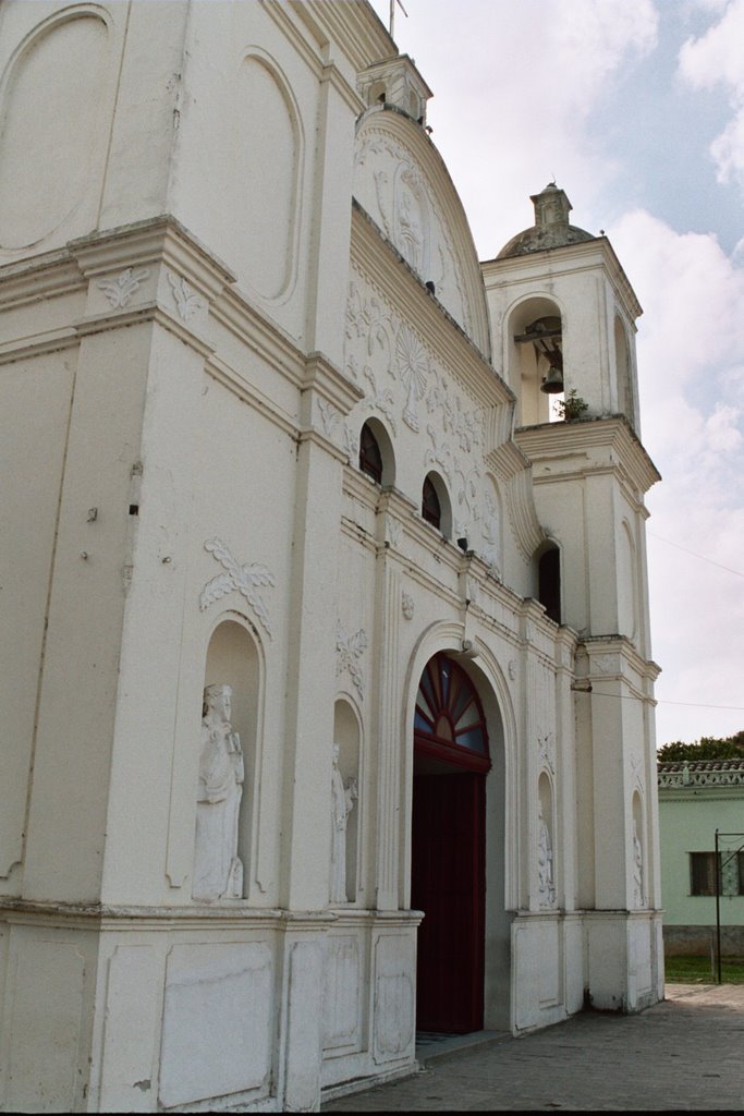 Iglesia Gracias, Lempira by Andiranel