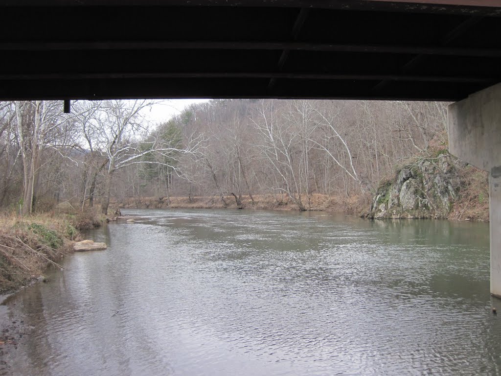 Peering under the 127 bridge upriver from the public access road by midatlanticriverrat