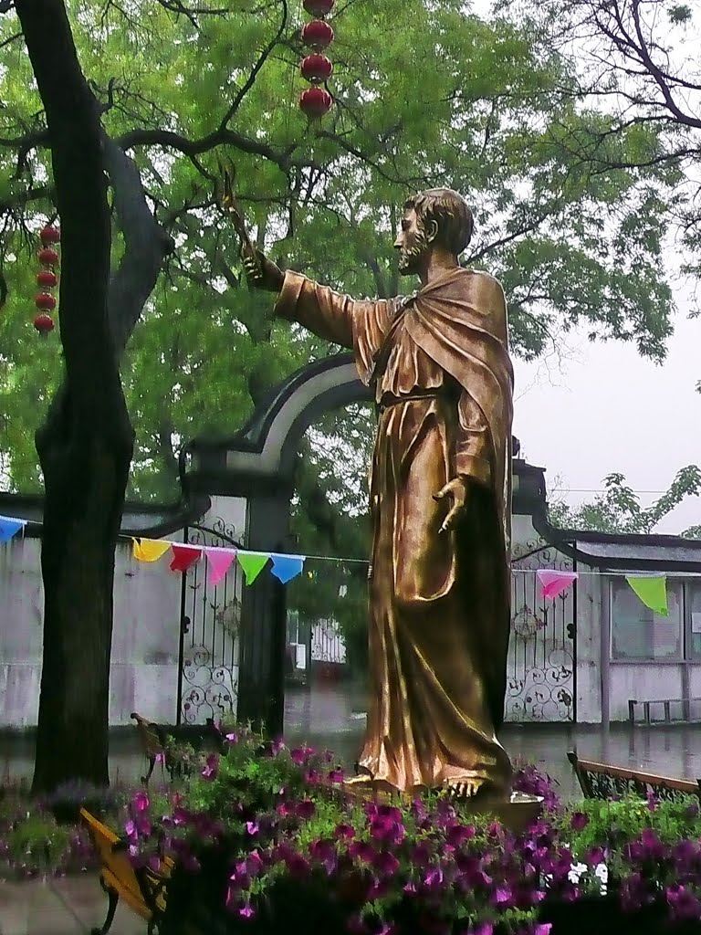 Statue of Madeo Ricci 利瑪竇像 by deekew