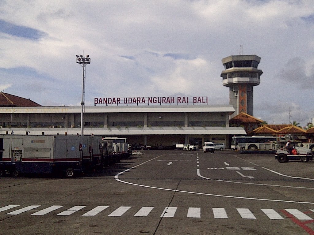 Bandara Ngurah Rai - Bali by Arifin W Oei