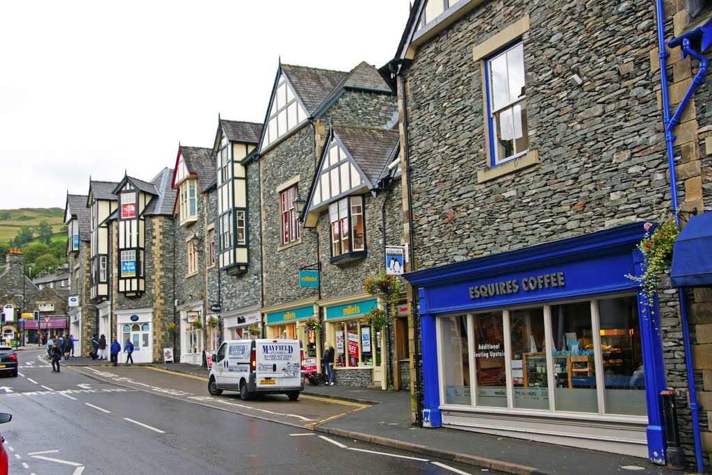 Compston Rd, Ambleside by Andrey Sulitskiy