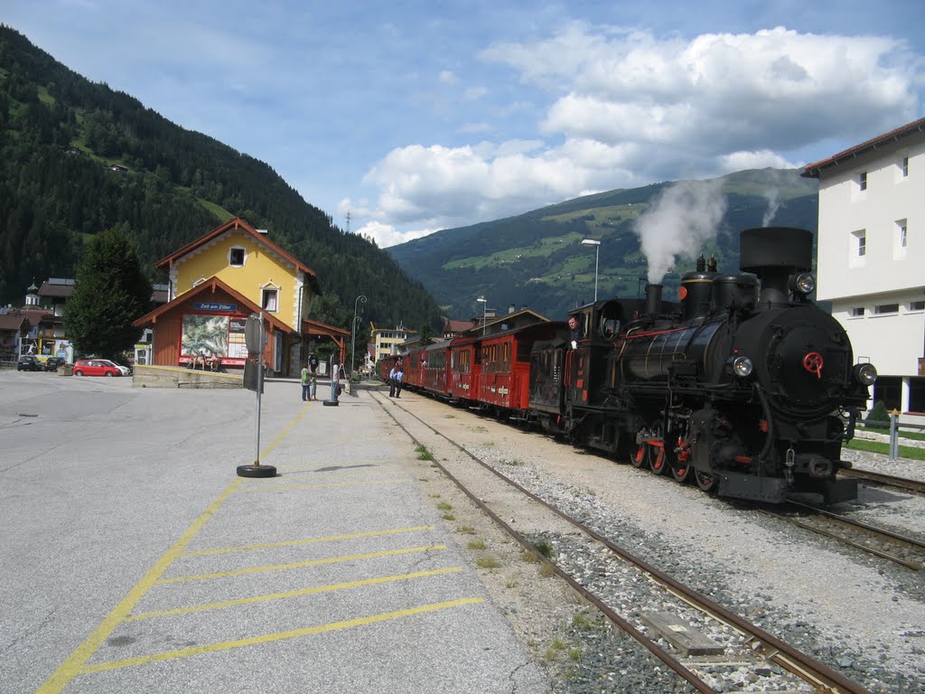 Dampflok 4 der Zillertalbahn und Club 760 (Murtalbahn) by Patrickw