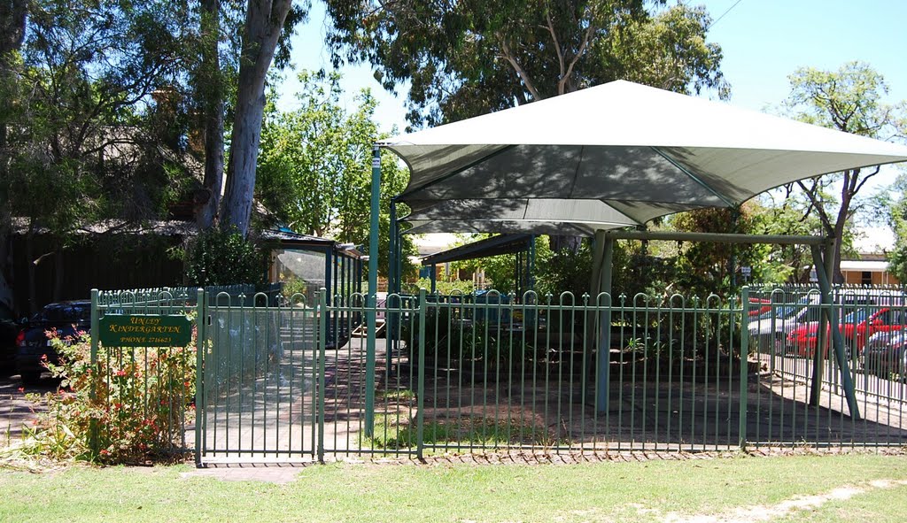 Kindergarten side entrance by Phaedrus Fleurieu