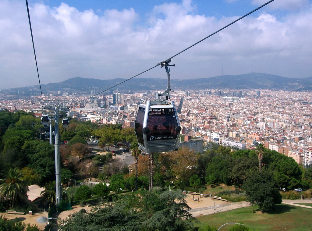 Picture from downtown Barcleona, taken while riding Teleferic de Montjuic by jeroenalberda