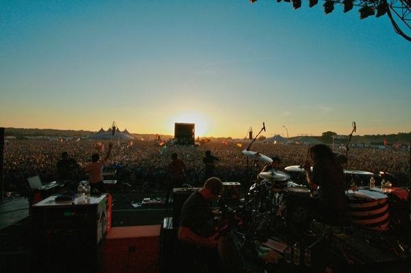 Lostprophets. Looking out from the Main Stage 2007 by darrenwatkins