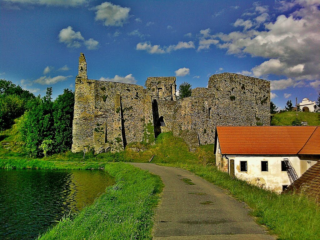 Starý Zámek by Jirka Lalák