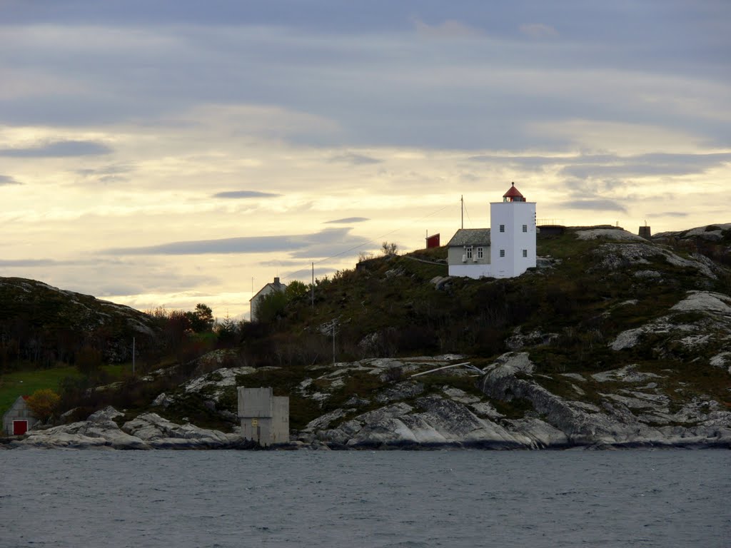 Agdenes fyr by H.Jelstad