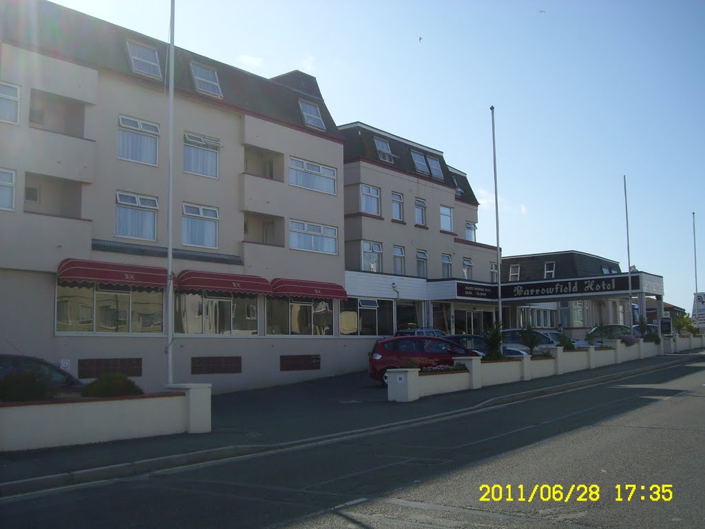 Barrowfield Hotel, Hilgrove Road, Newquay, Cornwall, June 2011 by riooniow