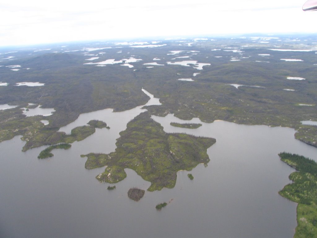 Taïga_73, lacs, îles, marécages, tourbières, forêt subarctique, pays ondulé, moutonné par l'action glaciaire by ouellette001.com