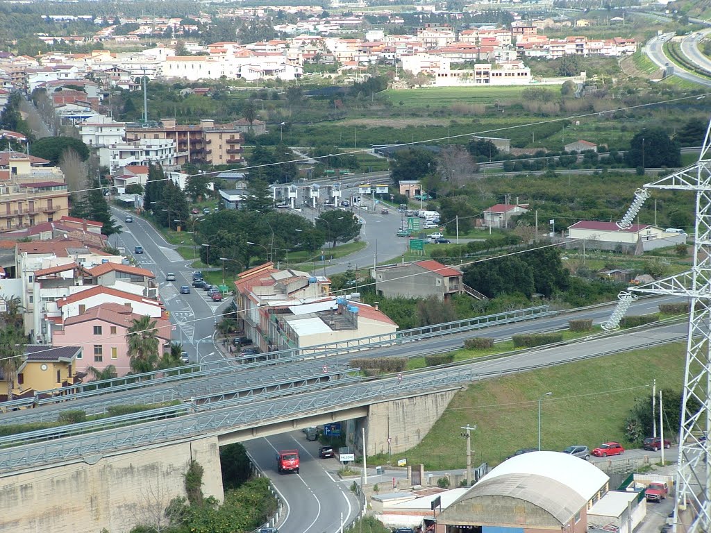 Falcone - Panorama - casello autostrada by gibellina47