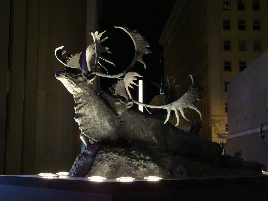 Statue at the Richardson Building, Portage & Main by Albert Riezebos