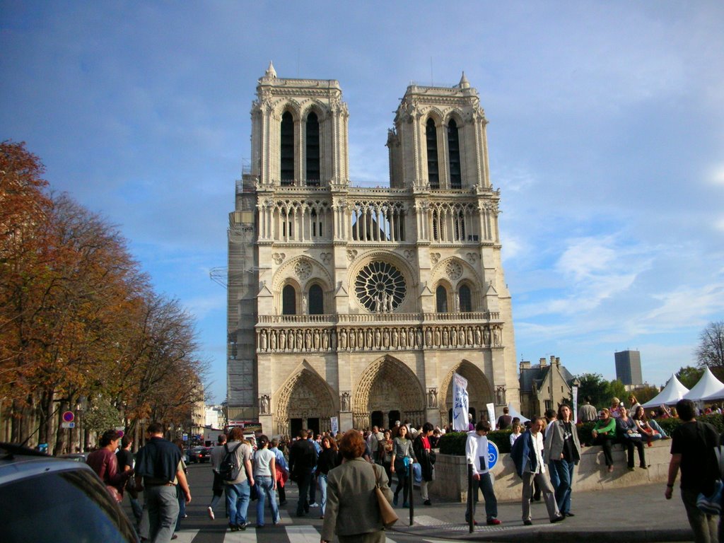 Notre Dame by nikeshlpatel