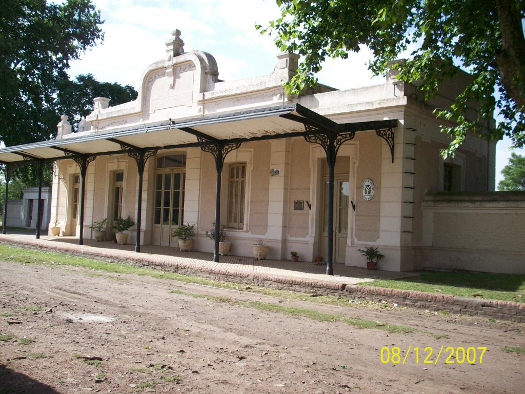 Estacion de tren vieja by tano_marcos