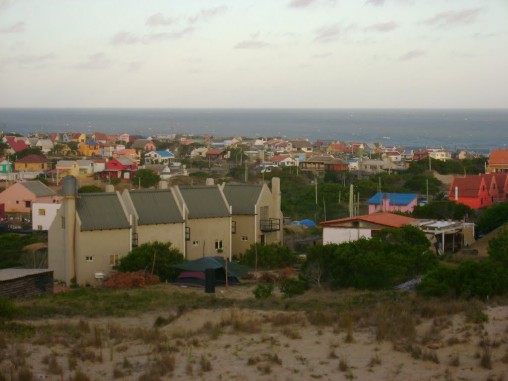 Punta del diablo al atardecer. by manguz