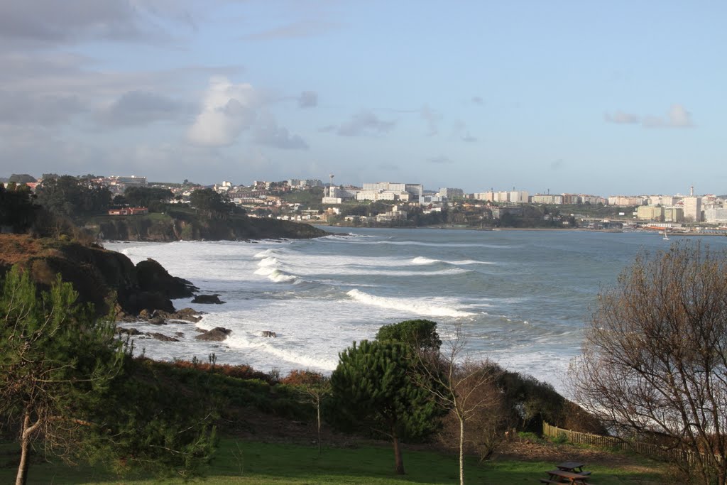 Olas entrando en Bastiagueiro by Fernando López-Azcár…