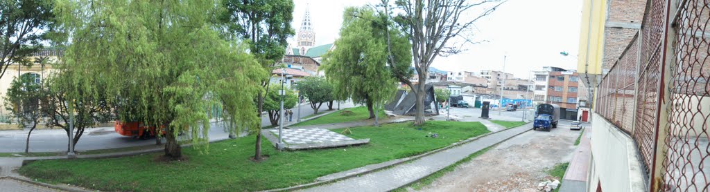 Panoramica Parque del Rosario Iglesia de la Panadería Carrera 21b entre calles 20 y 21 by NÂNREH SIUL