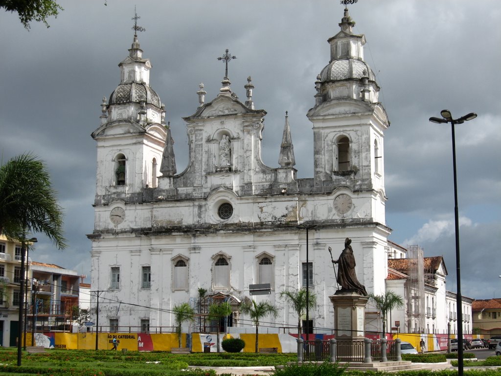 Catedral by Alcides Romão