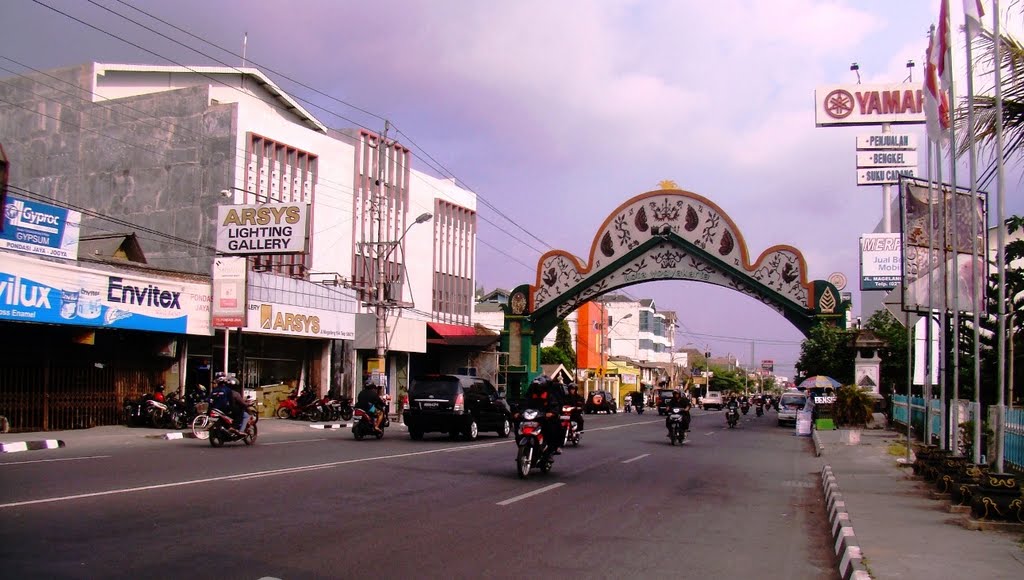 Jogjakarta city portal, Magelang road by Sakti Wijaya