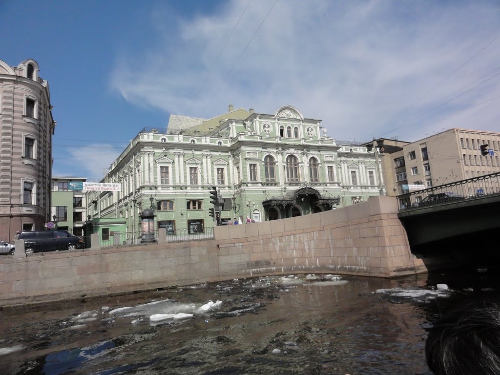 Tsentralny District, St Petersburg, Russia by Edward Ng