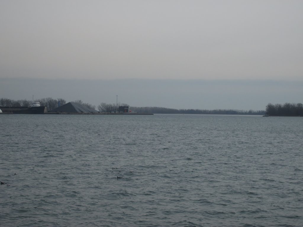 Lake freighter moored in Toronto Portlands by OldYorkGuy