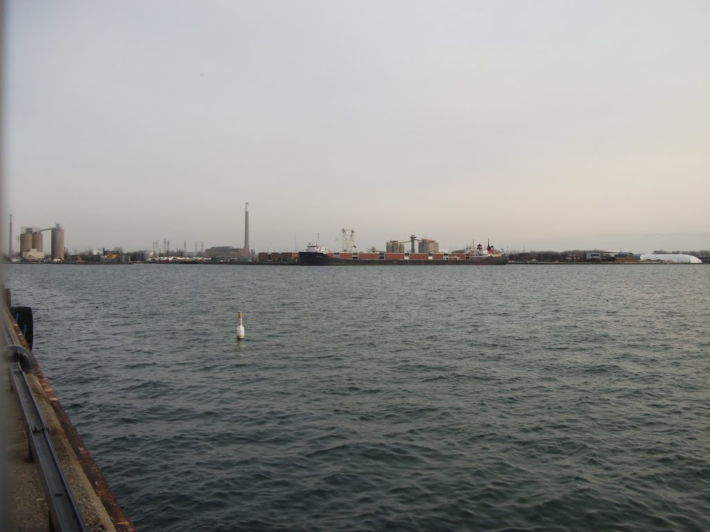 Lake freighter moored in Toronto Portlands by OldYorkGuy