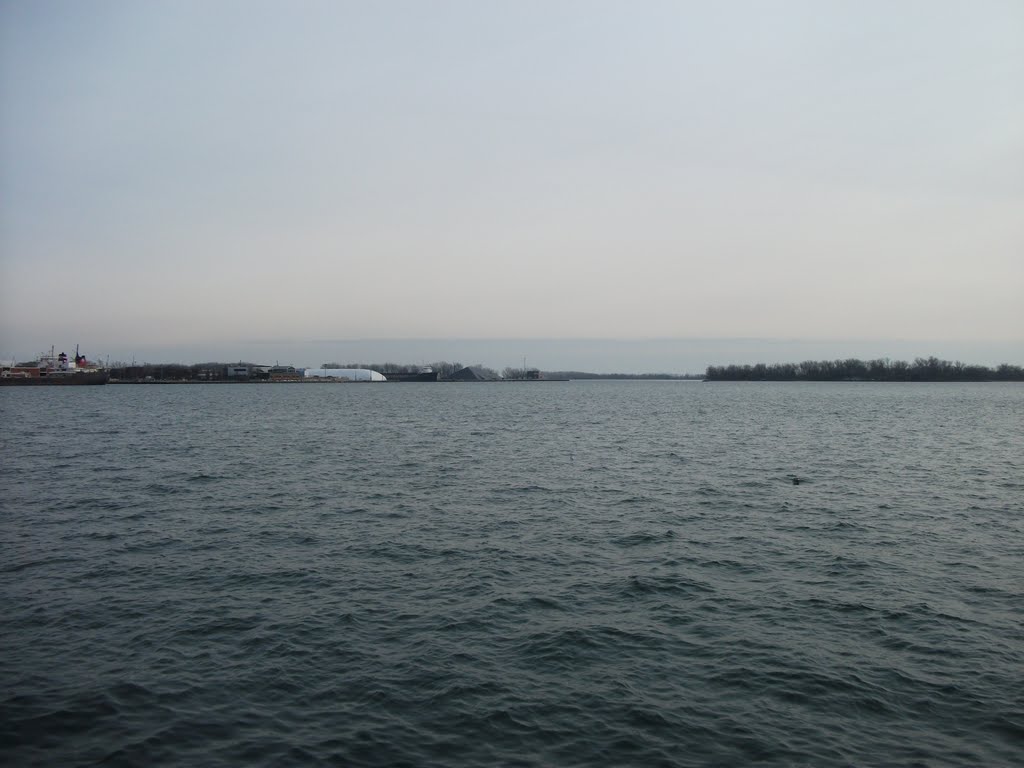 Lake freighter moored in Toronto Portlands by OldYorkGuy